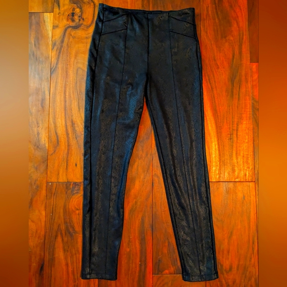 Liverpool Los Angeles Snake Print Yoga Pants